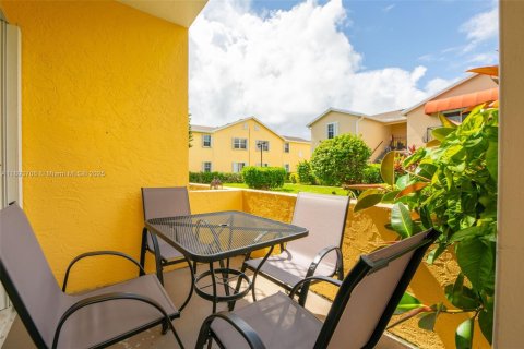 Купить кондоминиум в Хайполюксо, Флорида 3 спальни, 95.13м2, № 1949549 - фото 12