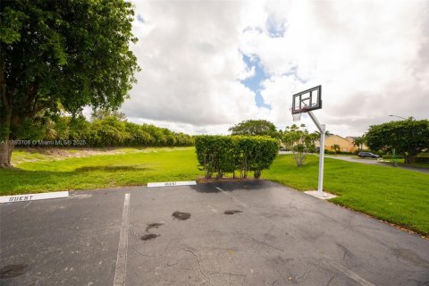 Купить кондоминиум в Хайполюксо, Флорида 3 спальни, 95.13м2, № 1949549 - фото 30