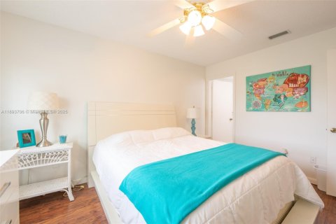 Купить кондоминиум в Хайполюксо, Флорида 3 спальни, 95.13м2, № 1949549 - фото 15