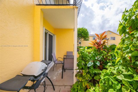 Купить кондоминиум в Хайполюксо, Флорида 3 спальни, 95.13м2, № 1949549 - фото 13