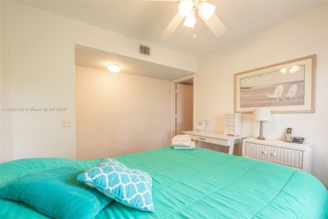 Купить кондоминиум в Хайполюксо, Флорида 3 спальни, 95.13м2, № 1949549 - фото 25