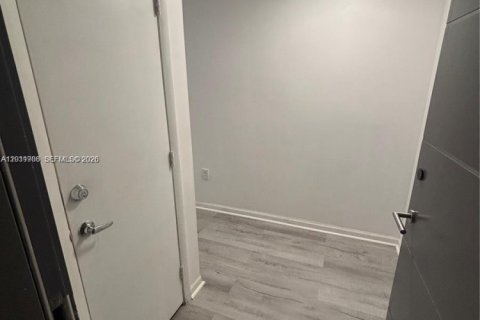 Condominio en alquiler en Miami, Florida, 2 dormitorios, 88.26 m2 № 2074912 - foto 5