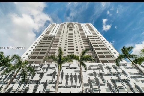 Condominio en Miami, Florida, 2 dormitorios  № 2074912