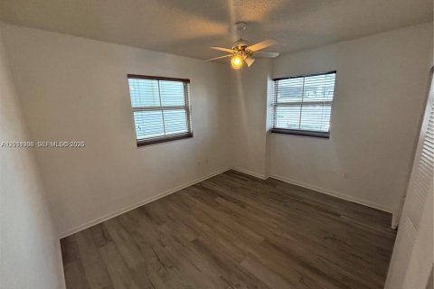 Condominio en alquiler en Miami, Florida, 2 dormitorios, 88.26 m2 № 2074912 - foto 20
