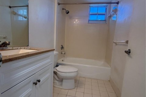 Condominio en alquiler en Miami, Florida, 2 dormitorios, 88.26 m2 № 2074912 - foto 19