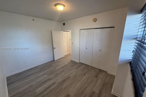 Condominio en alquiler en Miami, Florida, 2 dormitorios, 88.26 m2 № 2074912 - foto 16