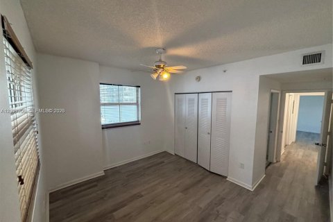 Condominio en alquiler en Miami, Florida, 2 dormitorios, 88.26 m2 № 2074912 - foto 21