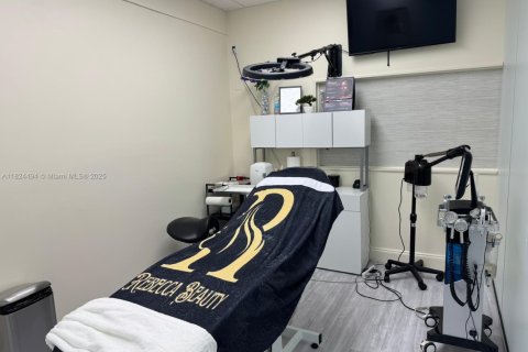 Immobilier commercial à Sunny Isles Beach, Floride № 1980664