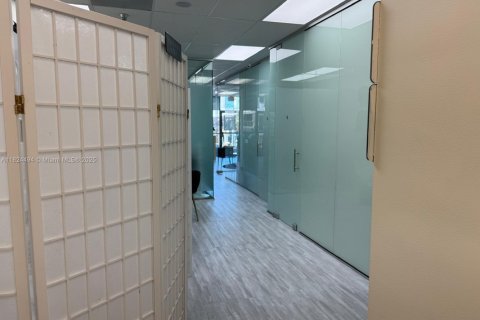 Immobilier commercial à vendre à Sunny Isles Beach, Floride № 1980664 - photo 13