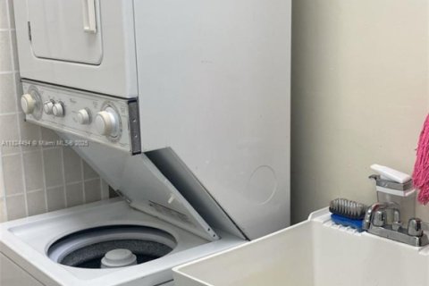 Immobilier commercial à vendre à Sunny Isles Beach, Floride № 1980664 - photo 10