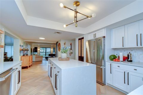 Villa ou maison à vendre à Brandon, Floride: 4 chambres, 267.37 m2 № 2149351 - photo 16