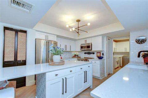 Villa ou maison à vendre à Brandon, Floride: 4 chambres, 267.37 m2 № 2149351 - photo 17