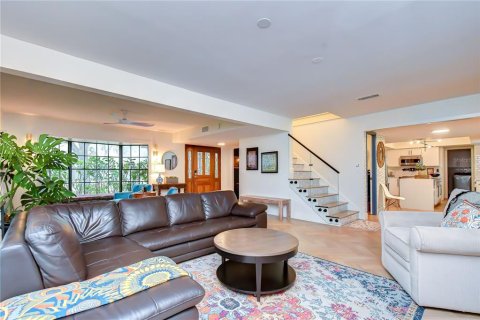 Villa ou maison à vendre à Brandon, Floride: 4 chambres, 267.37 m2 № 2149351 - photo 12