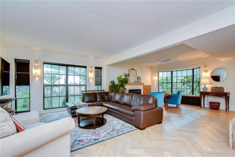 Villa ou maison à vendre à Brandon, Floride: 4 chambres, 267.37 m2 № 2149351 - photo 11