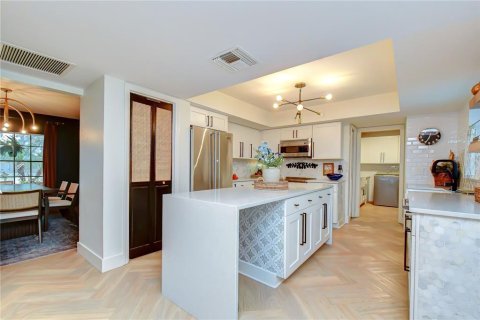 Villa ou maison à vendre à Brandon, Floride: 4 chambres, 267.37 m2 № 2149351 - photo 14
