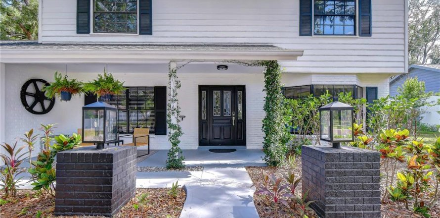 Villa ou maison à Brandon, Floride 4 chambres, 267.37 m2 № 2149351