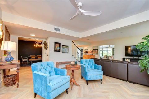 Villa ou maison à vendre à Brandon, Floride: 4 chambres, 267.37 m2 № 2149351 - photo 9