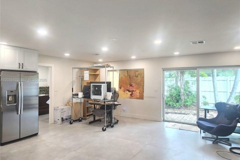 Villa ou maison à vendre à Wilton Manors, Floride: 3 chambres, 112.78 m2 № 2074307 - photo 15