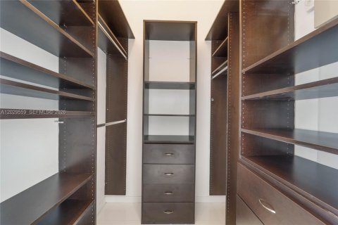 Снять в аренду кондоминиум в Майами, Флорида 2 спальни, 135.73м2, № 2078234 - фото 14