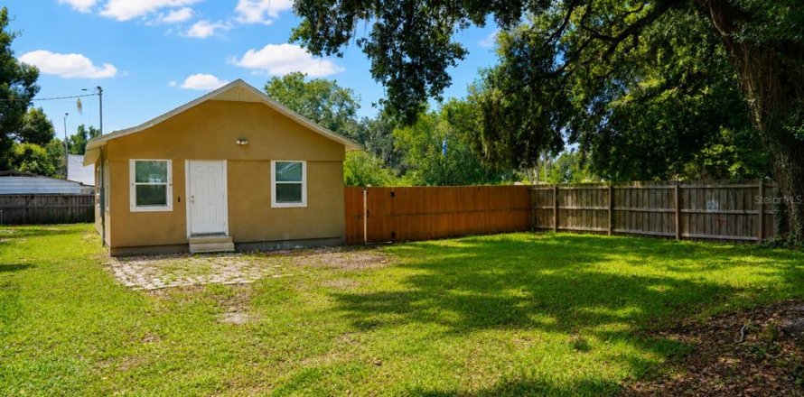 House in Plant City, Florida 2 bedrooms, 74.32 sq.m. № 2391362