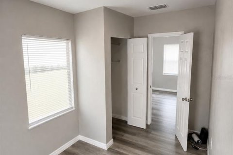 House in Plant City, Florida 2 bedrooms, 74.32 sq.m. № 2391362 - photo 5