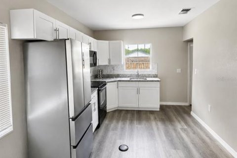 House in Plant City, Florida 2 bedrooms, 74.32 sq.m. № 2391362 - photo 13