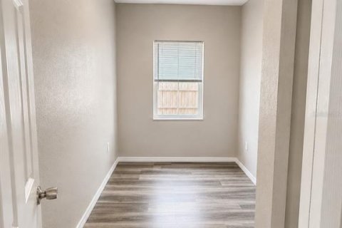 House in Plant City, Florida 2 bedrooms, 74.32 sq.m. № 2391362 - photo 4