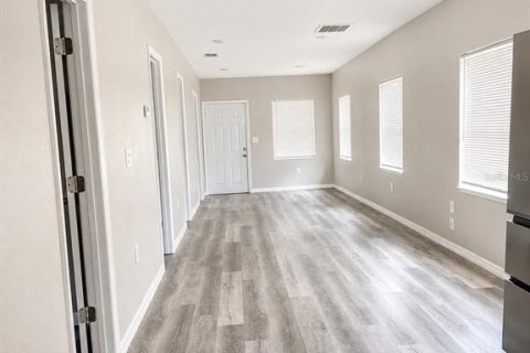 House in Plant City, Florida 2 bedrooms, 74.32 sq.m. № 2391362 - photo 14