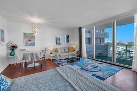 Condominio en venta en Miami Beach, Florida, 51.28 m2 № 1459331 - foto 4