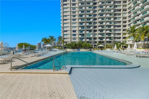 Condominio en venta en Miami Beach, Florida, 51.28 m2 № 1459331 - foto 25