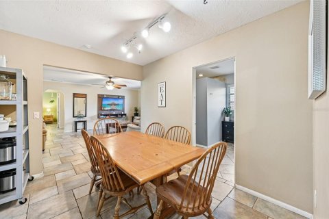 House in Sarasota, Florida 3 bedrooms, 129.78 sq.m. № 1840073 - photo 6
