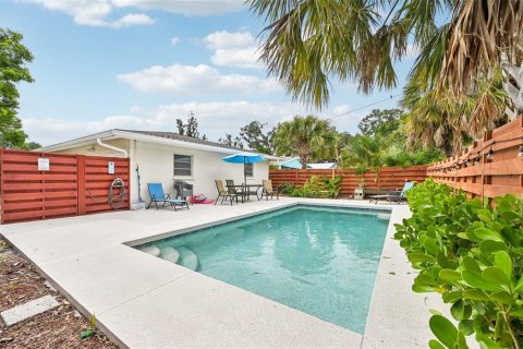 House in Sarasota, Florida 3 bedrooms, 129.78 sq.m. № 1840073 - photo 2