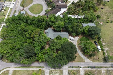 Casa en alquiler en Homestead, Florida, 3 dormitorios, 287.16 m2 № 2077751 - foto 24