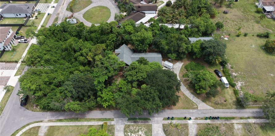 Casa en Homestead, Florida 3 dormitorios, 287.16 m2 № 2077751
