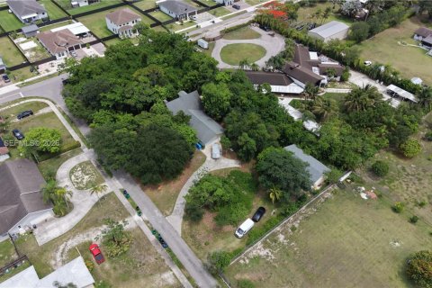Casa en alquiler en Homestead, Florida, 3 dormitorios, 287.16 m2 № 2077751 - foto 23