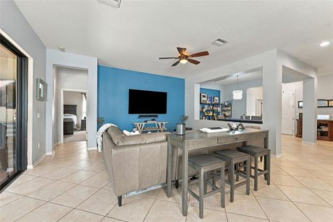 House in Lutz, Florida 5 bedrooms, 336.21 sq.m. № 2396342 - photo 20