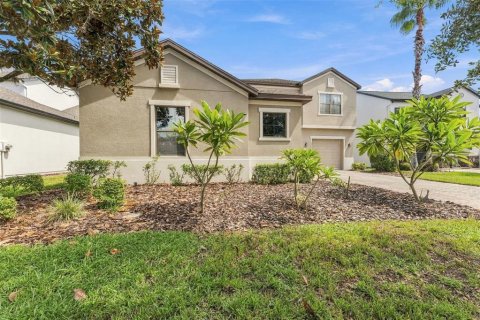 House in Lutz, Florida 5 bedrooms, 336.21 sq.m. № 2396342 - photo 5