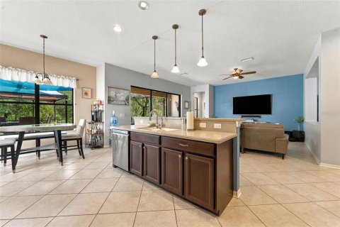 House in Lutz, Florida 5 bedrooms, 336.21 sq.m. № 2396342 - photo 17