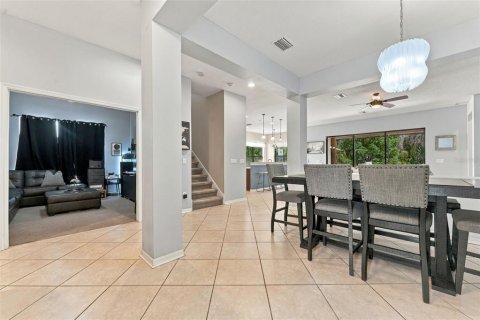 House in Lutz, Florida 5 bedrooms, 336.21 sq.m. № 2396342 - photo 8
