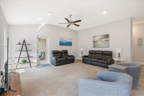 House in St. Lucie, Florida 3 bedrooms, 163.79 sq.m. № 2083192 - photo 4