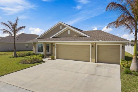House in St. Lucie, Florida 3 bedrooms, 163.79 sq.m. № 2083192 - photo 28