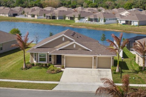 House in St. Lucie, Florida 3 bedrooms, 163.79 sq.m. № 2083192