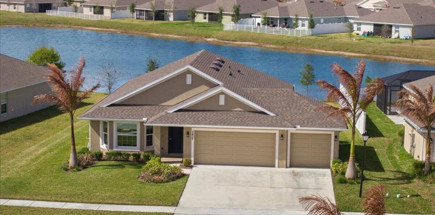 House in St. Lucie, Florida 3 bedrooms, 163.79 sq.m. № 2083192