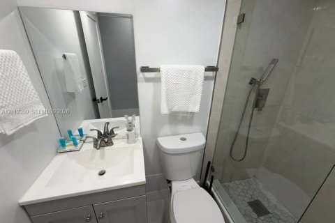 Copropriété à louer à Miami Beach, Floride: 46.17 m2 № 2431399 - photo 6