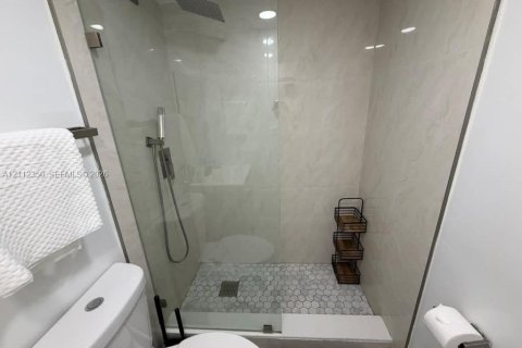 Copropriété à louer à Miami Beach, Floride: 46.17 m2 № 2431399 - photo 3