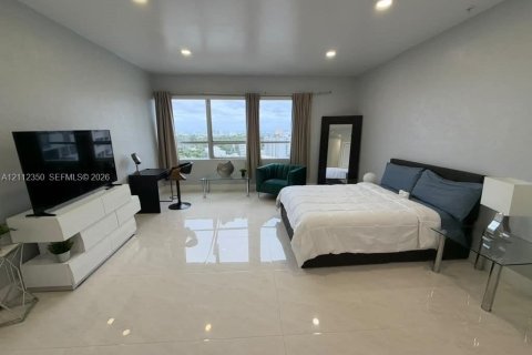 Studio à Condo à Miami Beach, Floride  № 2431399