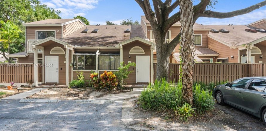 Touwnhouse à North Lauderdale, Floride 2 chambres, 116.31 m2 № 1836515