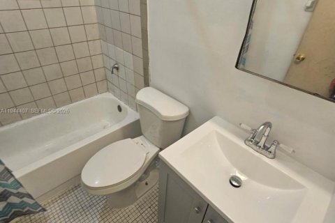 Immobilier commercial à vendre à Fort Lauderdale, Floride: 109.16 m2 № 2002270 - photo 12