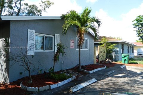 Commercial property in Fort Lauderdale, Florida 109.16 sq.m. № 2002270