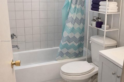 Immobilier commercial à vendre à Fort Lauderdale, Floride: 109.16 m2 № 2002270 - photo 11